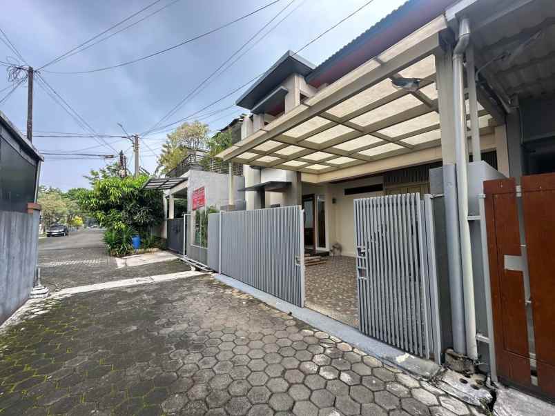 dijual rumah batununggal