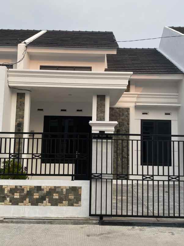dijual rumah batursari