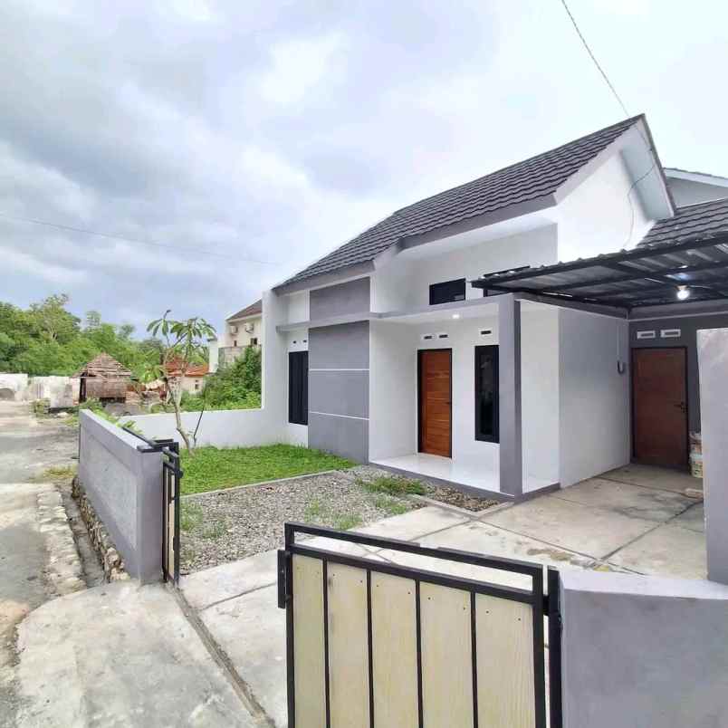 dijual rumah belakang umy