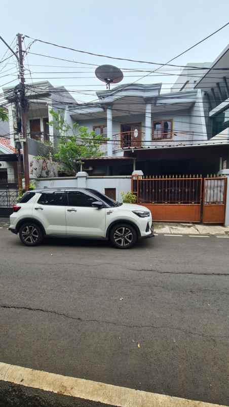 dijual rumah benhil