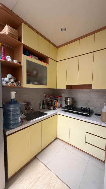 dijual rumah central park juanda