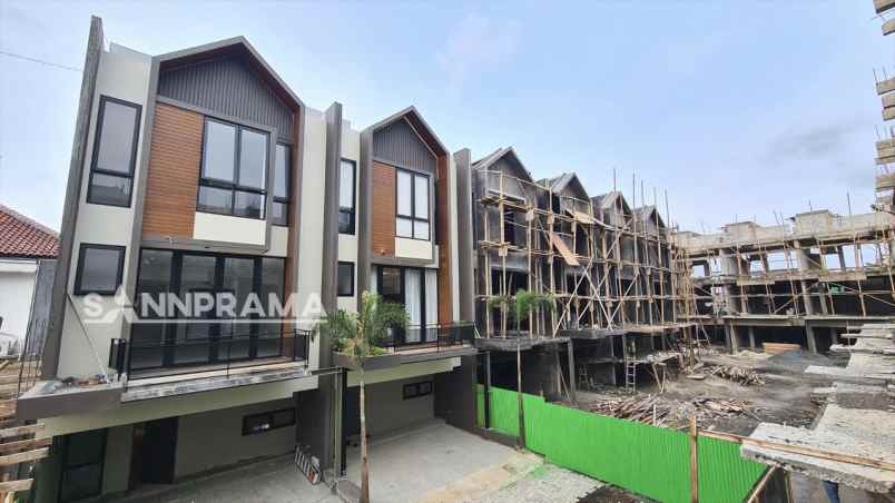 dijual rumah ciganjur