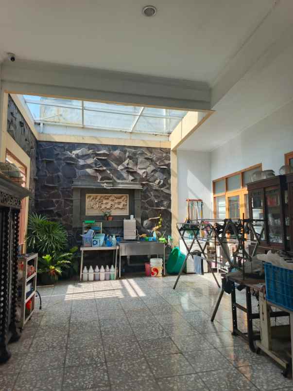 dijual rumah cihanjuang semi furnish