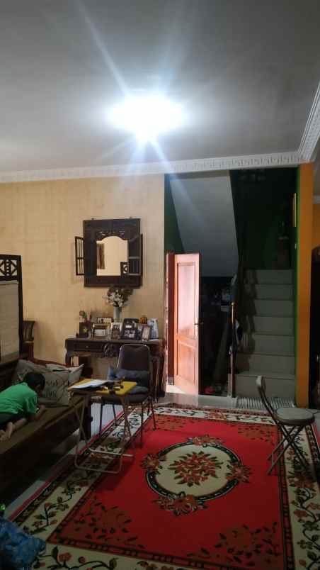 dijual rumah cipamokolan
