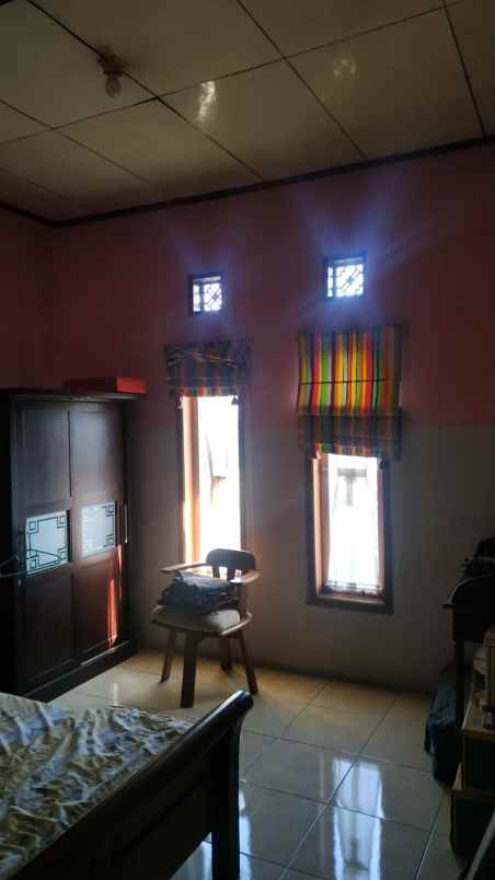 dijual rumah cipamokolan