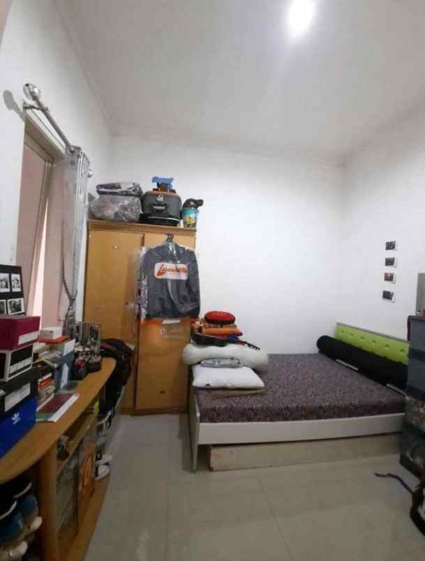 dijual rumah cipamokolan