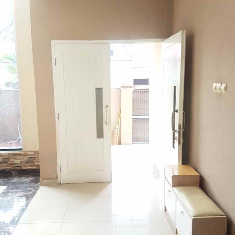 dijual rumah cipinang melayu makasar