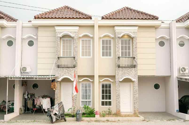 dijual rumah cirendeu