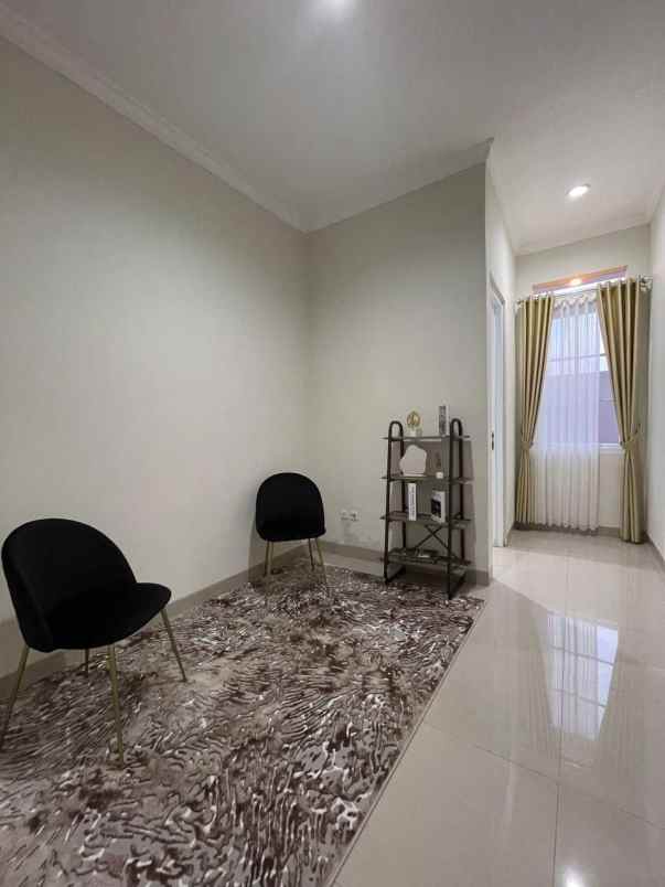 dijual rumah cirendeu