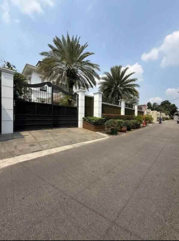dijual rumah cireundeu