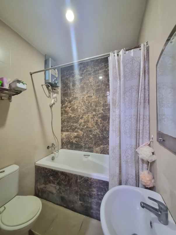 dijual rumah citra grand