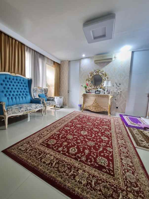 dijual rumah citra grand