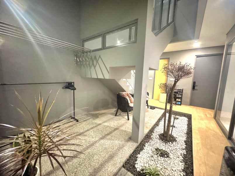 dijual rumah cluster asera nishi kota