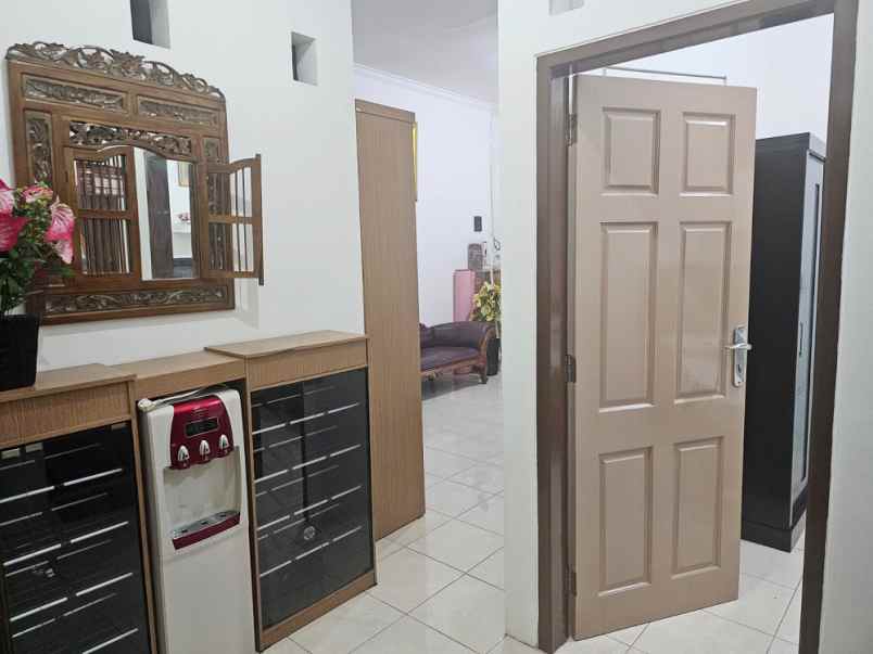 dijual rumah cluster cemara asri no 10