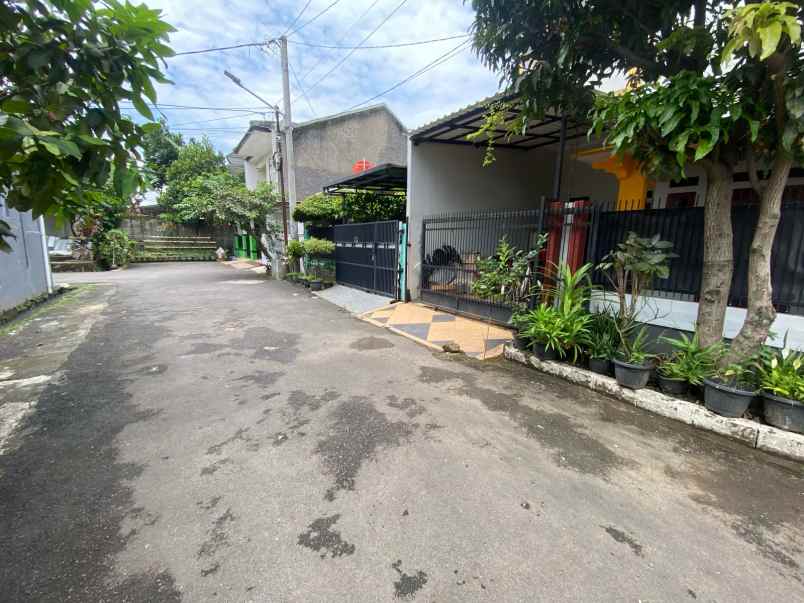dijual rumah cluster graha batu karang
