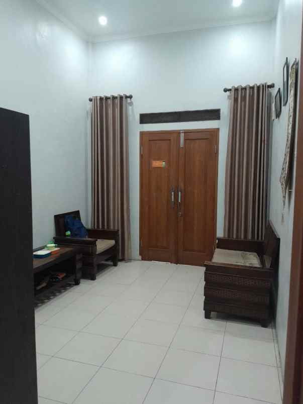 dijual rumah cluster graha batu karang