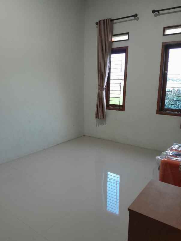 dijual rumah cluster graha batu karang