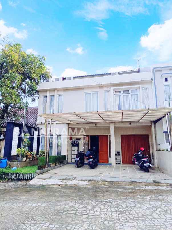dijual rumah cluster grand depok
