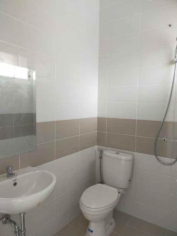 dijual rumah cluster lemonade grand