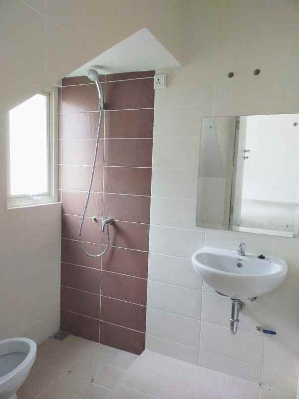 dijual rumah cluster lemonade grand