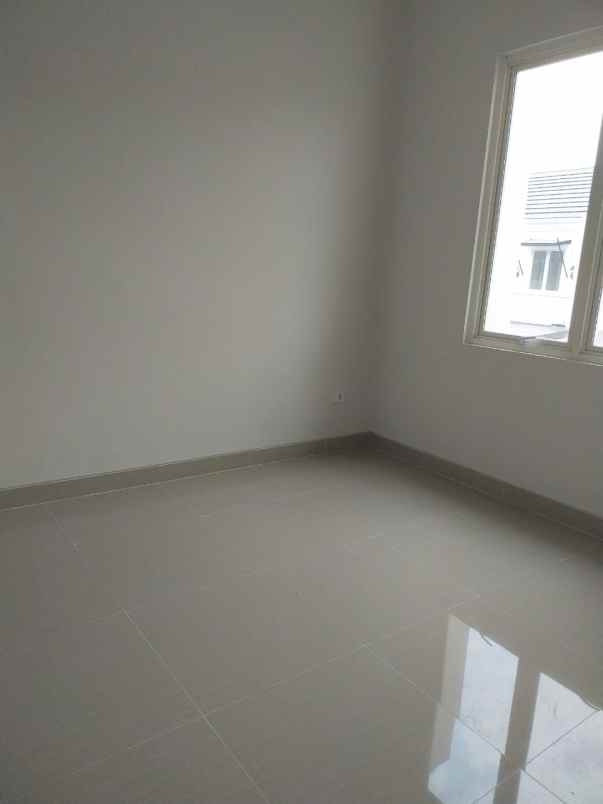 dijual rumah cluster lemonade grand