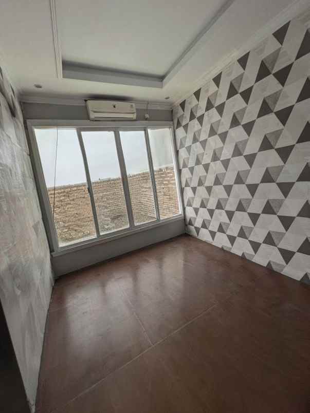 dijual rumah cluster metland transyogi