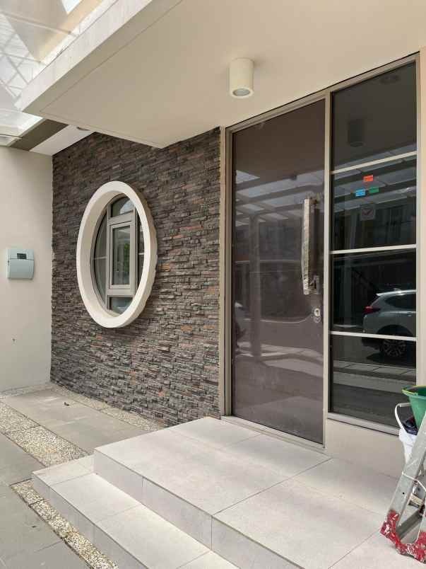 dijual rumah cluster miami pik 2