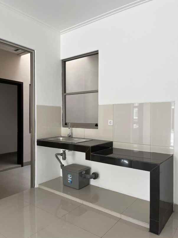 dijual rumah cluster miami pik 2