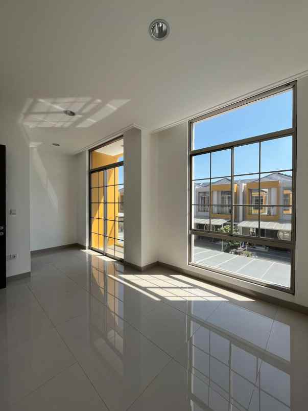 dijual rumah cluster miami pik 2