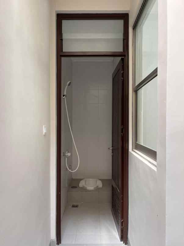 dijual rumah cluster miami pik 2