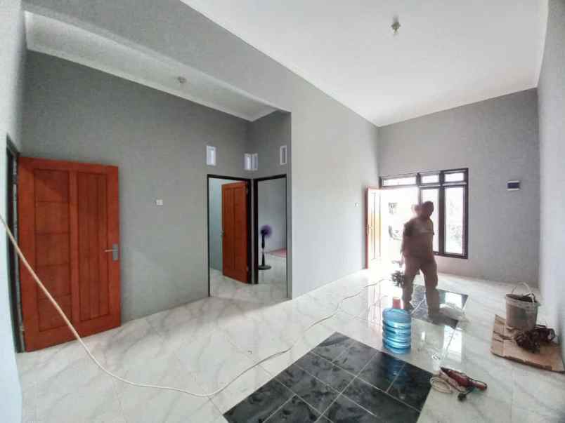 dijual rumah cluster semer city