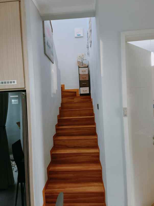 dijual rumah cluster the height jl raya