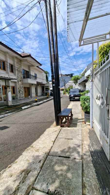 dijual rumah d mahalona