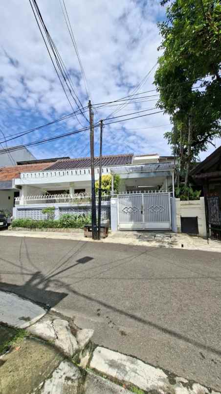 dijual rumah d mahalona