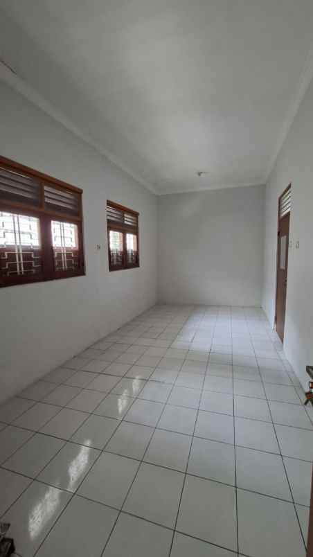 dijual rumah d mahalona