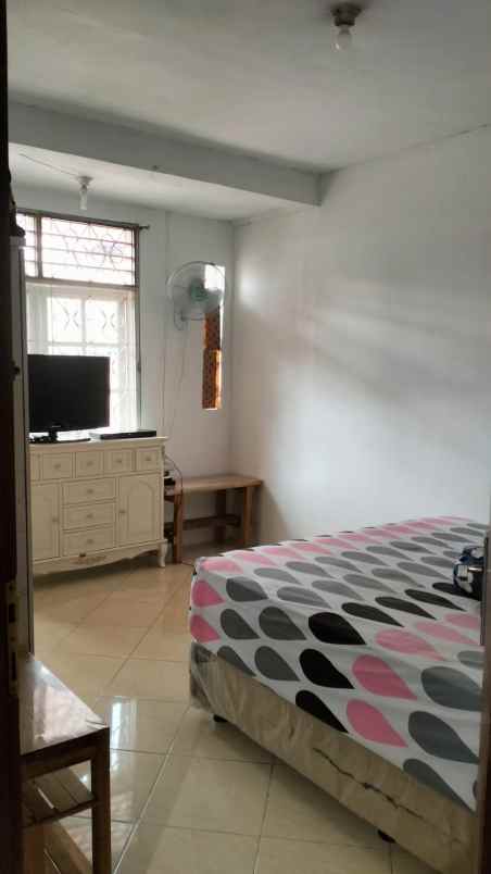 dijual rumah darmo harapan