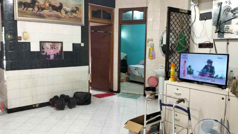 dijual rumah darmo harapan