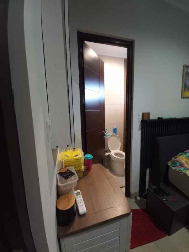 dijual rumah dekat mall di burgundy summarecon bekasi