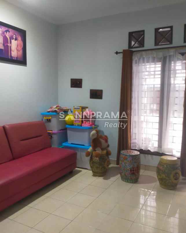 dijual rumah dekat tol limo kota depok