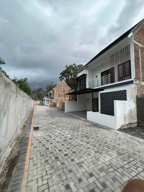 dijual rumah depok