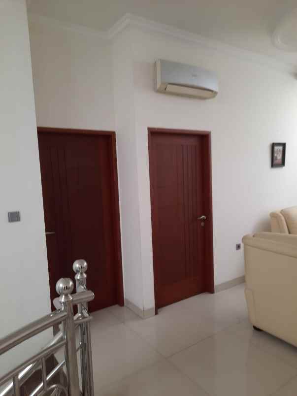 dijual rumah di agung permai sunter