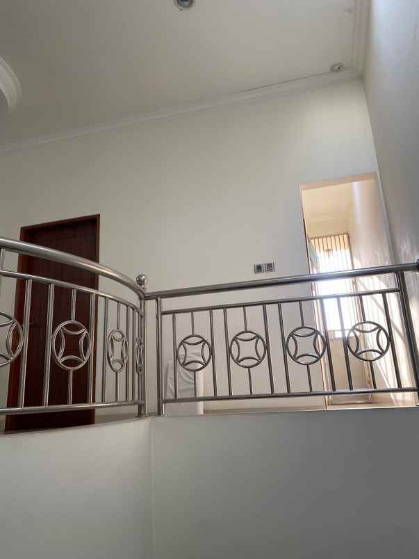 dijual rumah di agung permai sunter