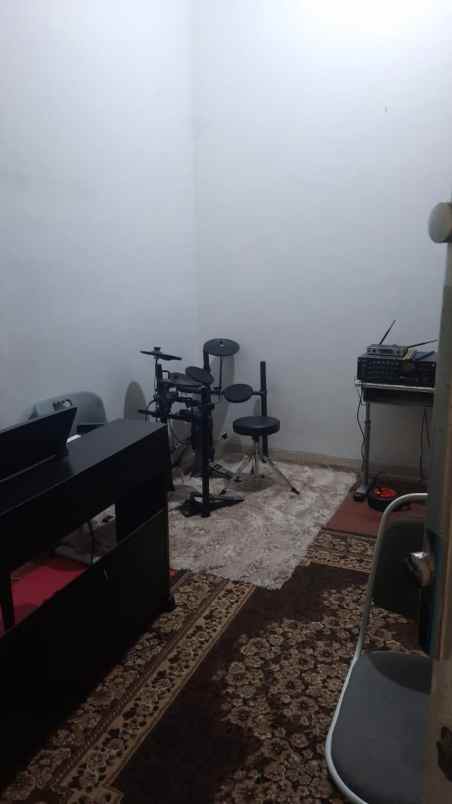 dijual rumah di perumahan