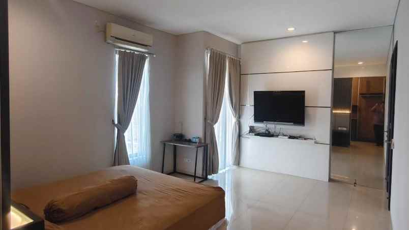 dijual rumah du louvre wisata bukit mas 2