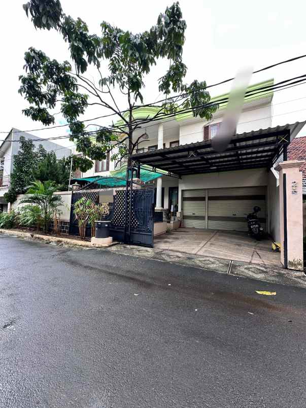 dijual rumah duren tiga jaksel