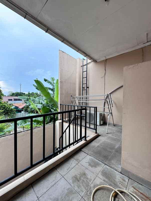 dijual rumah duren tiga jaksel