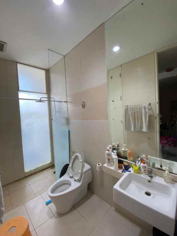 dijual rumah furnished di pakuwon surabaya timur