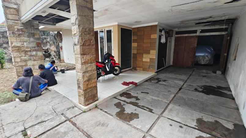 dijual rumah gayung kebonsari