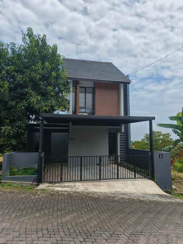 dijual rumah gondoriyo ngaliyan semarang