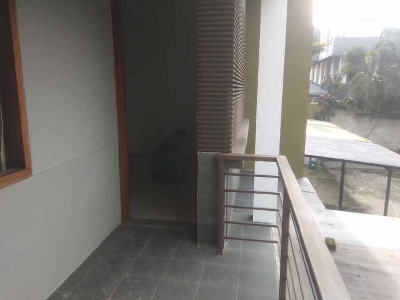 dijual rumah grade serta duta